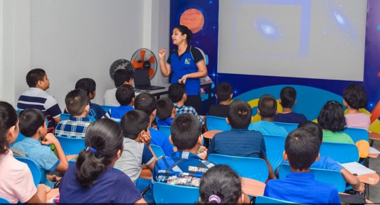 පාසැල් ගුරුවරුන් දෙවියන්වී ටියුෂන් ගුරුවරුන් යක්ෂයන් වූයේ කෙසේද?