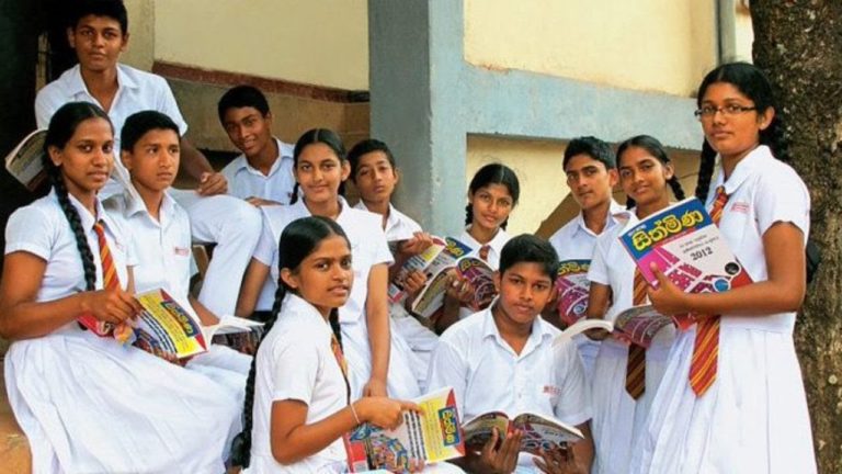 පාසල් පැවැත්වෙන වෙලාව වෙනස් වේ – මෙන්න විස්තර පාසල් පැවැත්වෙන වෙලාව වෙනස් වේ – මෙන්න විස්තර