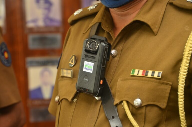 ගෙවුණු මාස තුනට මහමග  රාජකාරියේ සිටි පොලිස් නිලධාරීන් 18ක් මරුට