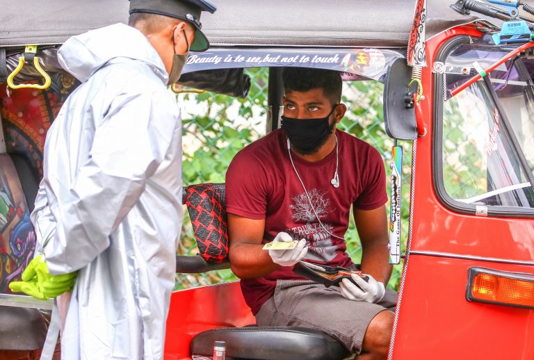මීටරයයි මුඛ ආවරණයයි නැත්නම් රු.10,000 දඩයක් එක්කම මාස 06 ක් හිරේට