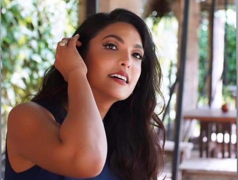 ලෝක විවාහක රූ රැජිණ කැරොලයින් කුරුඳුවත්ත පොලීසියේ