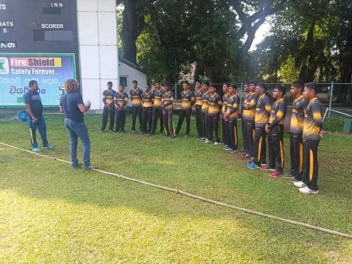 මහින්දෙ මල්ලිලා ගැන ආඩම්බරයෙන් මාලිංග තැබූ සටහන