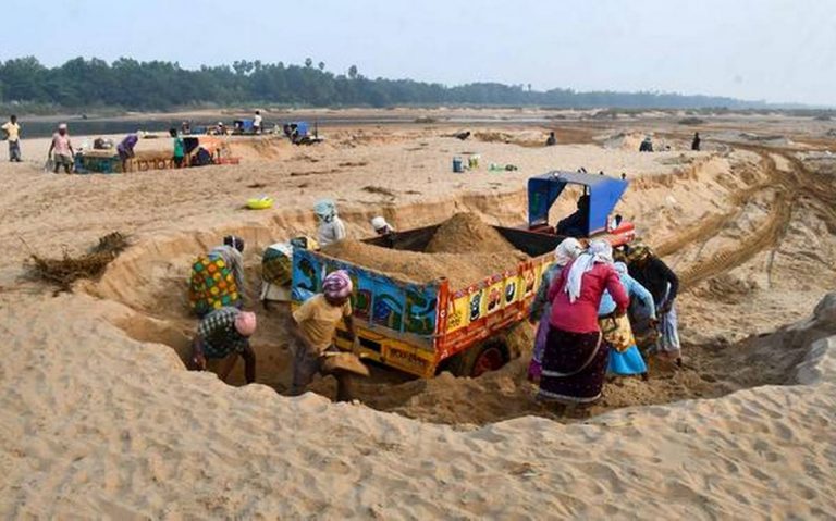 නුදුරේම දහවලට වැලි ප්‍රවාහනය තහනම්