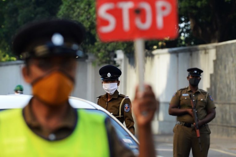 කළුතර අධිකාරීගොඩත් හුදෙකලා කරයි