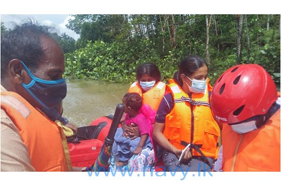 පුත්තලමේ ගංවතුරට කොටු වූ 29 දෙනක් මුදාගැනෙති