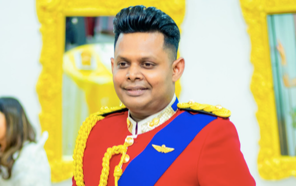 චන්දිමාල් ඇප අරන් යද්දී මාර්ග නීති කඩලා – රියදුරු අත්අඩංගුවට