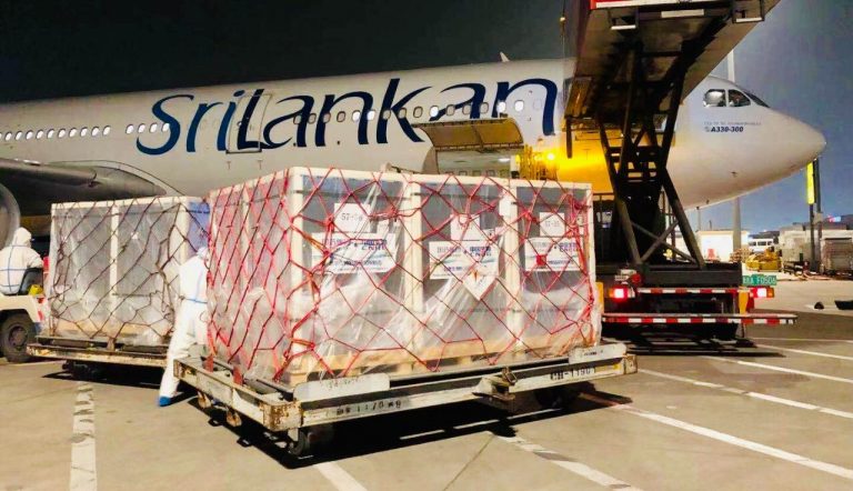 චීනයෙන් තවත් කොවිඩ් එන්නත් මාත්‍රා ලක්ෂ 10ක් අද ඇවිත්