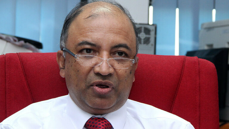 කොවිඩ් සම්බන්ධයෙන් අපි ඉන්නේ ඉන්දියාවට වඩා නරක තැනක බව නි.සෞඛ්‍ය සේවා අධ්‍යක්ෂ පිළිගනී