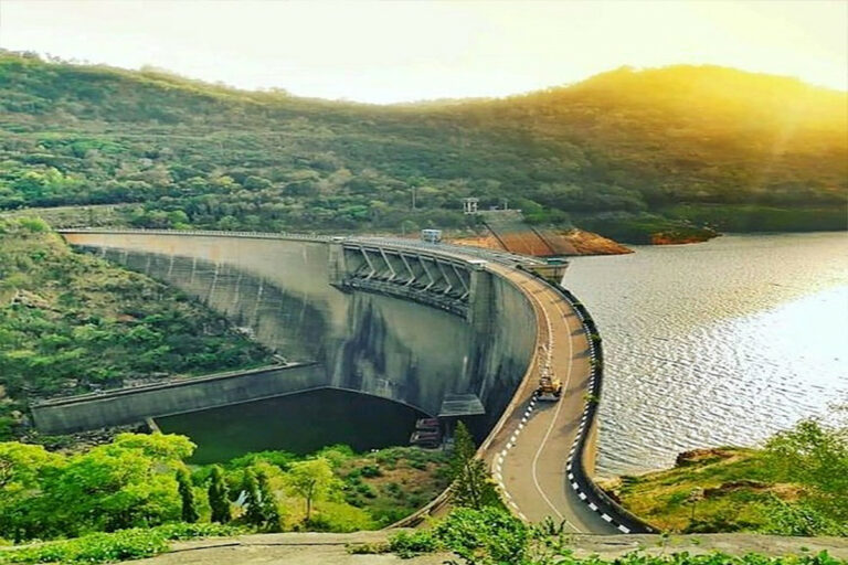 වික්ටෝරියා ජලාශයට පහළ භූ චලනය ගැන පර්යේෂණයක් වික්ටෝරියා ජලාශයට පහළ භූ චලනය ගැන පර්යේෂණයක්