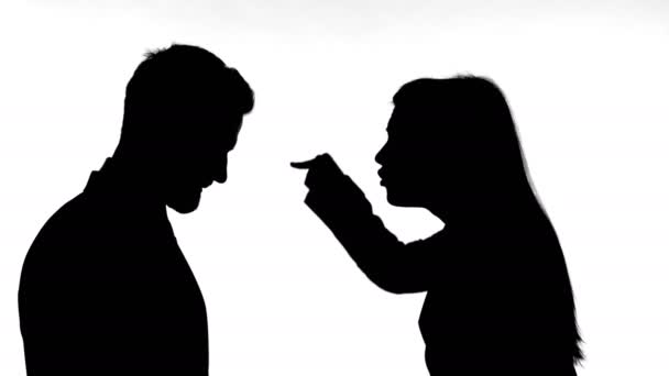 මන්ත්‍රීවරියයි පරාජිත අපේක්ෂකයායි මහ පාරේ ගුටි කෙළියක