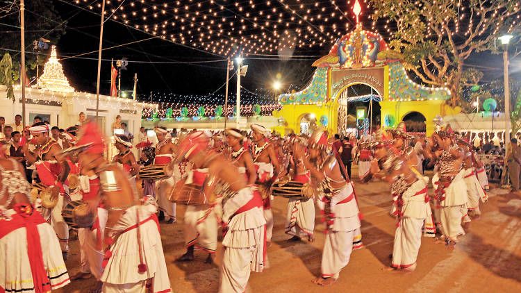 රුහුණු මහා කතරගම දේවාලයේ ඇසළ පෙරහර බැතිමතුන් නැතිව පැවැත්වේ