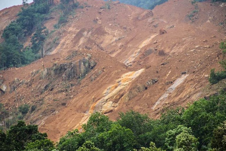 රත්නපුර නායයාමක් – 3ක් අතුරුදන්