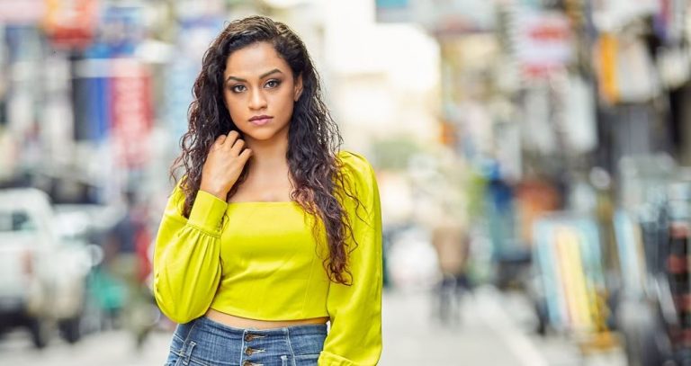 චන්දිමාල්ගේ පාටියට ගියැයි මාධවී ඇන්තනි ඇතුළු 6ක් අත්අඩංගුවට