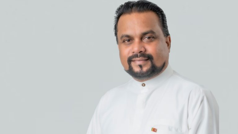 ඇමති විමල් රුසියාවේ අන්තර්ජාතික ආර්ථික සමුළුවට