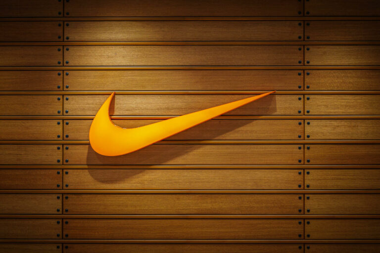 එල්.ටී.ටී.ඊ ලාංඡන සපත්තු අපේ නෙමෙයි – නයිකි  (NIKE) කියයි