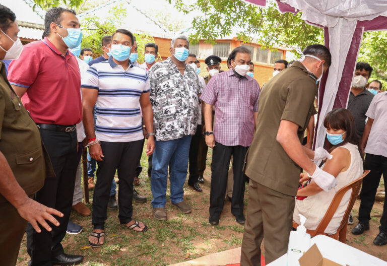 සංචාරක ව්යාපාරයේ නියුතු වූවන්ට මොඩර්නා එන්නත දීම ඇරඹේ සංචාරක ව්යාපාරයේ නියුතු වූවන්ට මොඩර්නා එන්නත දීම ඇරඹේ
