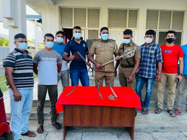 යාපනයේ යකා නටන කඩු කල්ලියේ නායකයා එක්ක 03 ක්  අල්ලයි