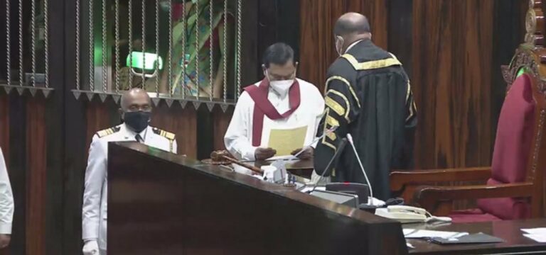 ඇමති බැසිල් මැතිසබේ දිවුරයි ඇමති බැසිල් මැතිසබේ දිවුරයි