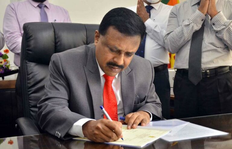 ආර්ථික ප්‍රතිපත්ති අමාත්‍යාංශයේ ලේකම්ධූරය අනූෂ ට
