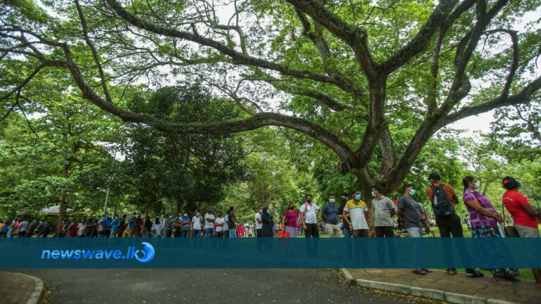 විහාරමහාදේවි උද්‍යානයේ  හමුදා එන්නත් මෙහෙයුම
