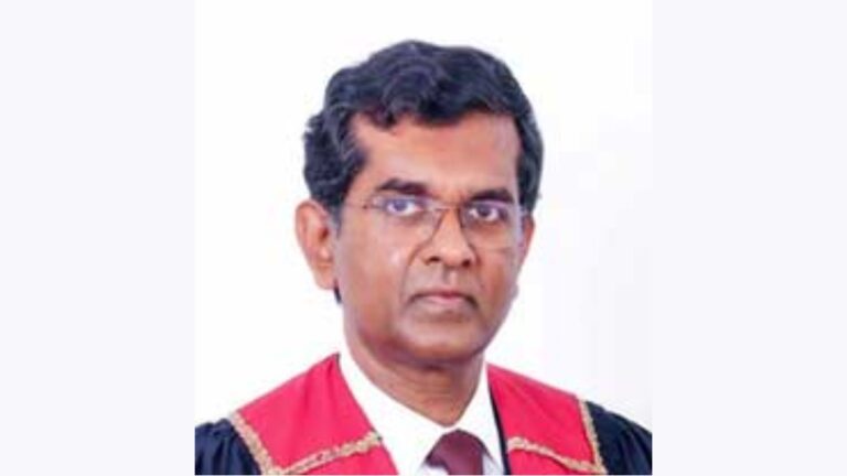 කොවිඩ් පැතිරීම ඉතා නරක අතට හැරිලා – විශේෂඥ  වෛද්‍ය ආනන්ද විජේවික්‍රම