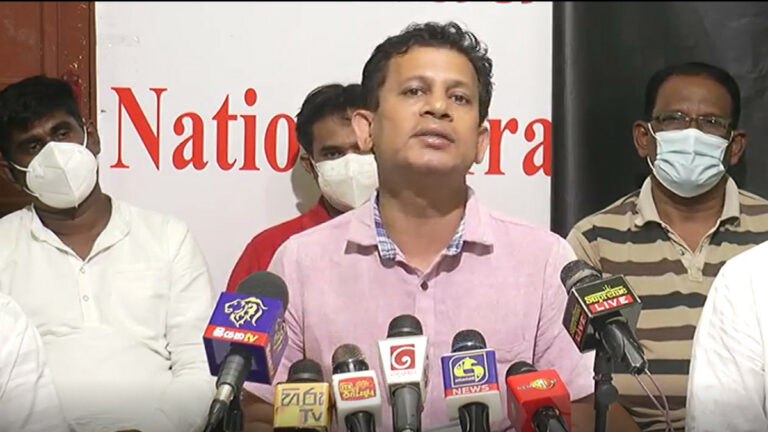 “සිකුරාදා වෙද්දී රට වහන්න, නැතිනම් සඳුදා වෙද්දි අපි වහනවා” -වෘත්තිය සමිති “සිකුරාදා වෙද්දී රට වහන්න, නැතිනම් සඳුදා වෙද්දි අපි වහනවා” -වෘත්තිය සමිති