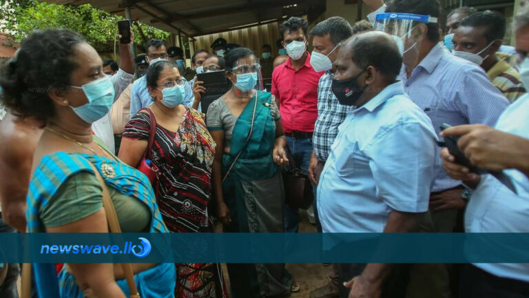 ගුරු- විදුහල්පති ගැටළුව සොයන්න ඇමතිවරු සිව් දෙනෙකුගේ කමිටුවක් ගුරු- විදුහල්පති ගැටළුව සොයන්න ඇමතිවරු සිව් දෙනෙකුගේ කමිටුවක්