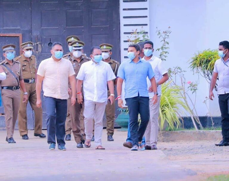 රැඳවූවන්ගේ ඉල්ලීමකට ඇමති නාමල් අ’පුර බන්ධනාගාරයට