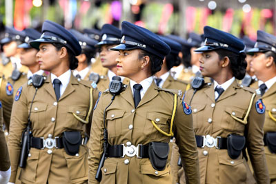 පොලිස් කාන්තාවෝ තිදෙනෙකුට ළගදීම නියෝජ්ය පොලිස්පතිධුර පොලිස් කාන්තාවෝ තිදෙනෙකුට ළගදීම නියෝජ්ය පොලිස්පතිධුර