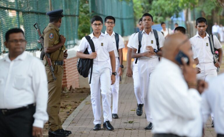ඉස්කෝල අරින්න පොලීසියත් මැදිහත් වෙයි