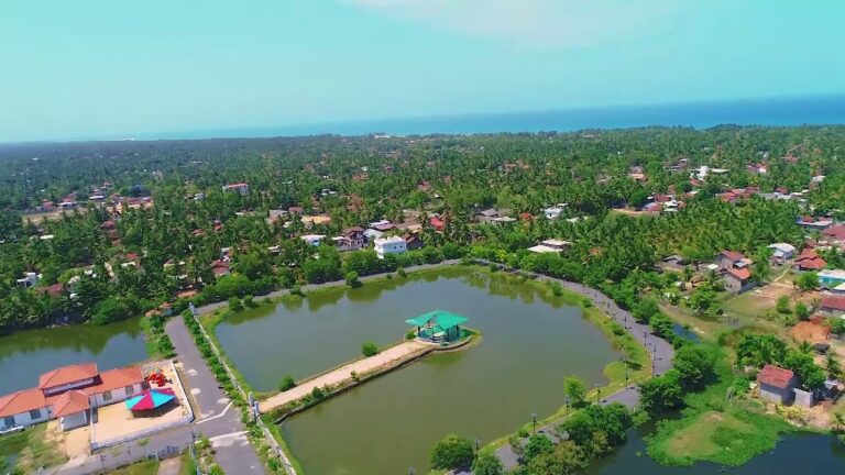 අක්කරෙයිපත්තුවේ වගුරුබිම් ගොඩකරයි – කලපුවත් ඒ අතර අක්කරෙයිපත්තුවේ වගුරුබිම් ගොඩකරයි – කලපුවත් ඒ අතර