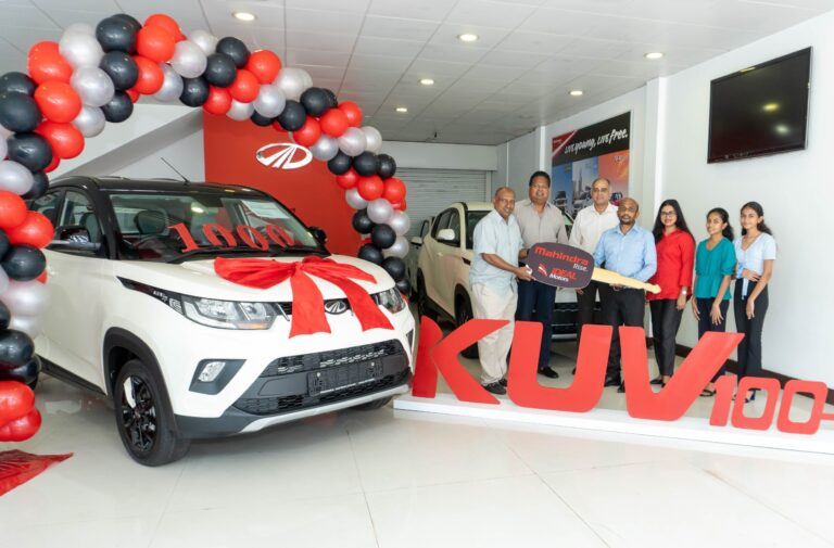මහේන්ද්රා KUV100 පාරිභෝගිකයන් 1000 සීමාව පසුකරයි මහේන්ද්රා KUV100 පාරිභෝගිකයන් 1000 සීමාව පසුකරයි