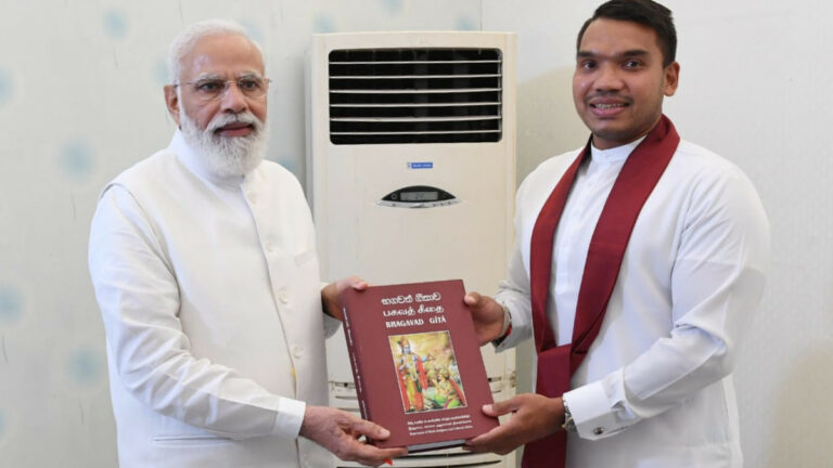 මෝදිට නාමල් දුන්න දේ මෝදිට නාමල් දුන්න දේ