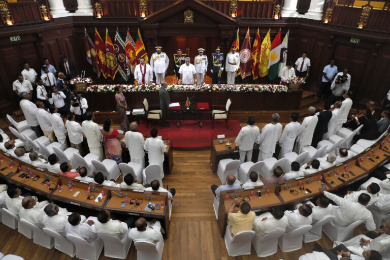 හදිසි කැබිනට් සංශෝධනයක්