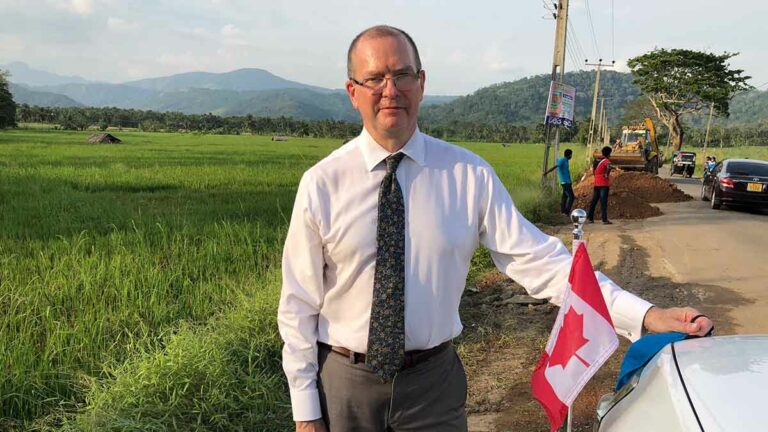 කැනඩාවේ පොදු තැන්වල එන්නත් කාඩ්පත අනිවාර්යයයි කැනඩාවේ පොදු තැන්වල එන්නත් කාඩ්පත අනිවාර්යයයි