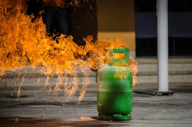 ගෑස් කාන්දු සමඟ සිදුවන පිපිරීම් ඉහළට – නිකවැරටියේත් අද පිපුරුමක්