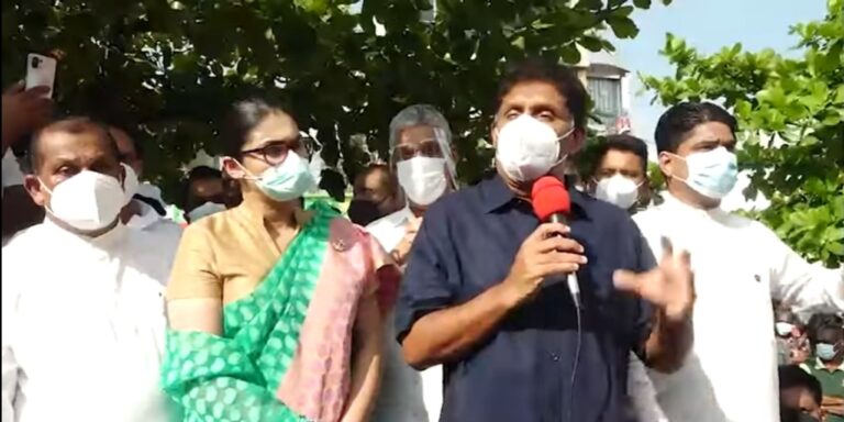 “ආණ්ඩුව මේ වෙලාවෙත් පික්පොකට් ගහනවා”- සජිත්