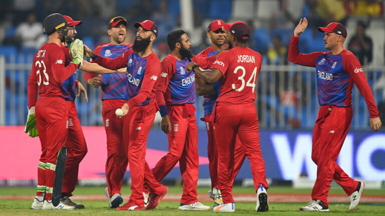 එංගලන්තය ශ්‍රී ලංකා බලාපොරොත්තු සුන් කරයි