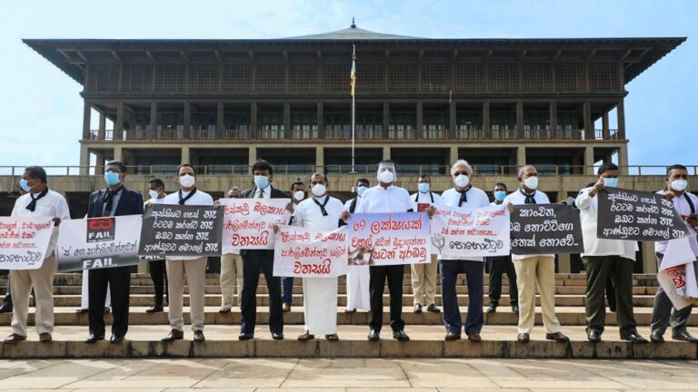 සජබය මැතිසබෙන් එළියට ඇවිත් කරන දේ