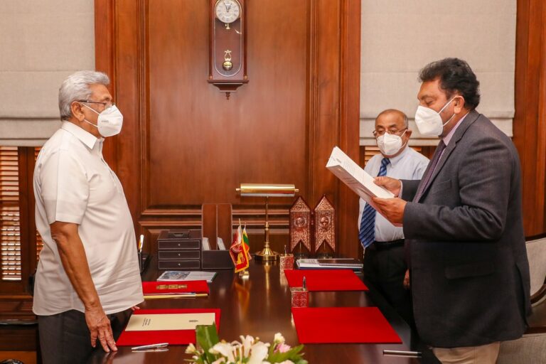 වයඹ නව ආණ්ඩුකාර ලෙස වසන්ත කරන්නාගොඩ පත් කෙරේ