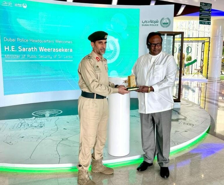 කලාපයේ තර්ජන ගැන කථාකරන්න ඇමති සරත් ඩුබායි පොලිස් මූලස්ථානයට කලාපයේ තර්ජන ගැන කථාකරන්න ඇමති සරත් ඩුබායි පොලිස් මූලස්ථානයට