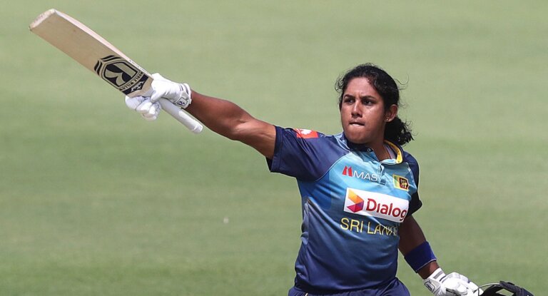 චමරි අතපත්තු හොඳම 10 අතරට
