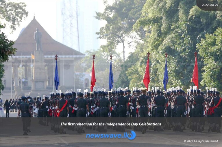 නිදහස් සමරුව වෙනුවෙන් පෙරහුරු (📸) නිදහස් සමරුව වෙනුවෙන් පෙරහුරු (📸)