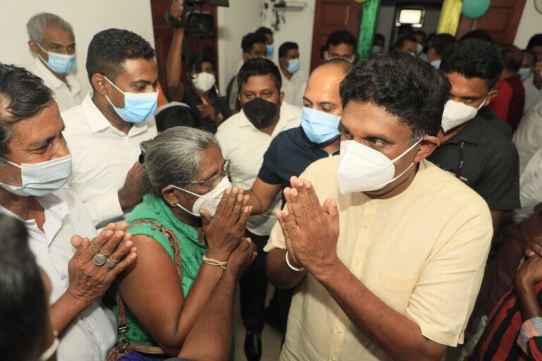 “ජනතාව පීඩනය පිටකරන්නේ ආණ්ඩුවට ‘හූ’ කියලා” – සජිත්