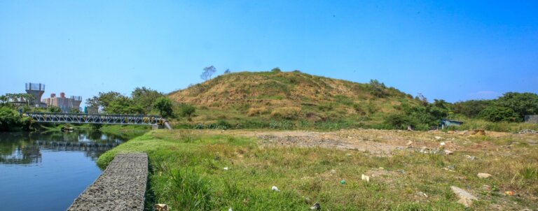 කුණු දැමිල්ල අතහැර දැමූ බ්ලුමැන්ඩල් කුණු කන්දට වෙන්න යන දේ.. කුණු දැමිල්ල අතහැර දැමූ බ්ලුමැන්ඩල් කුණු කන්දට වෙන්න යන දේ..