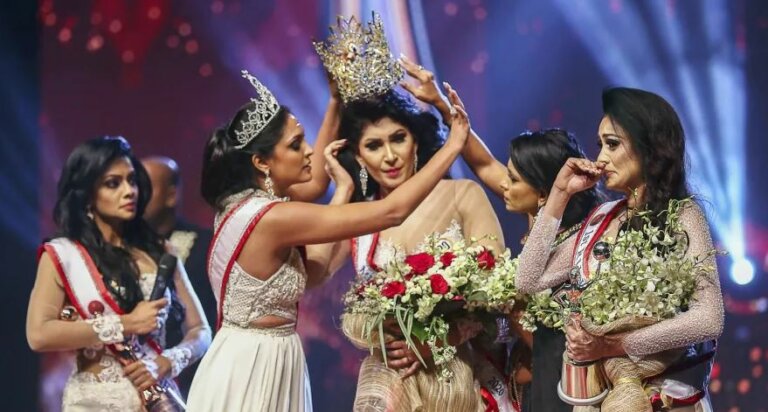 පුෂ්පිකාගේ කිරුළ ආයෙත් ගැලවෙයි පුෂ්පිකාගේ කිරුළ ආයෙත් ගැලවෙයි