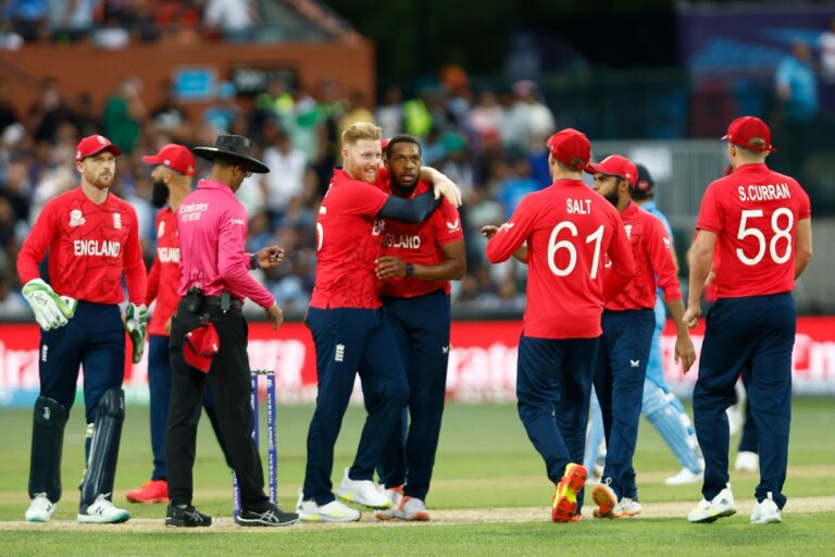 ඉන්දියාව පරදා එංගලන්තය ලෝක කුසලාන අවසන්  මහා තරගයට