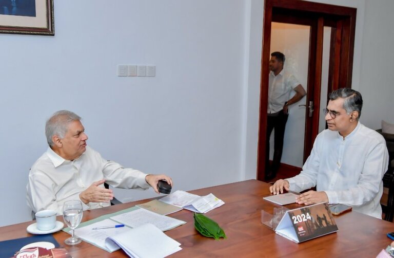 පාඨලී ජනපති හමුවෙයි