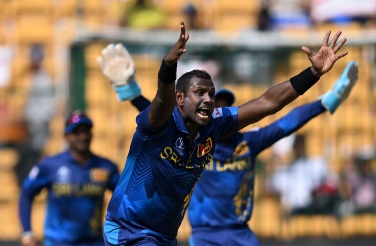 මැතිව්ස් පන්දු යවයි -එංගලන්තය පහර දෙයි