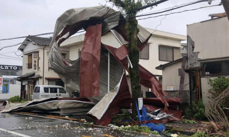 කුණාටුවක් නිසා ජපානය ලක්ෂය 10ක් ඉවතට කුණාටුවක් නිසා ජපානය ලක්ෂය 10ක් ඉවතට